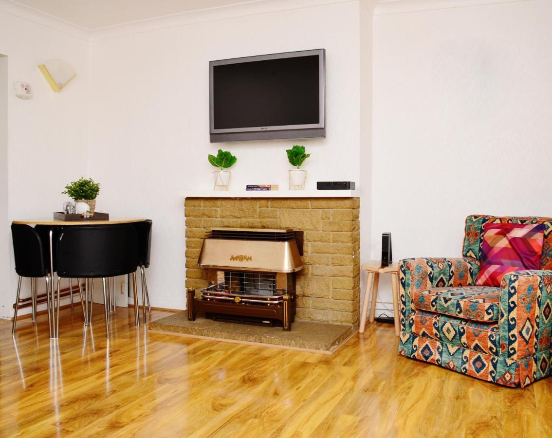 33Sm Dreams Unlimited Serviced Accommodation- Staines - Heathrow Stanwell Bagian luar foto