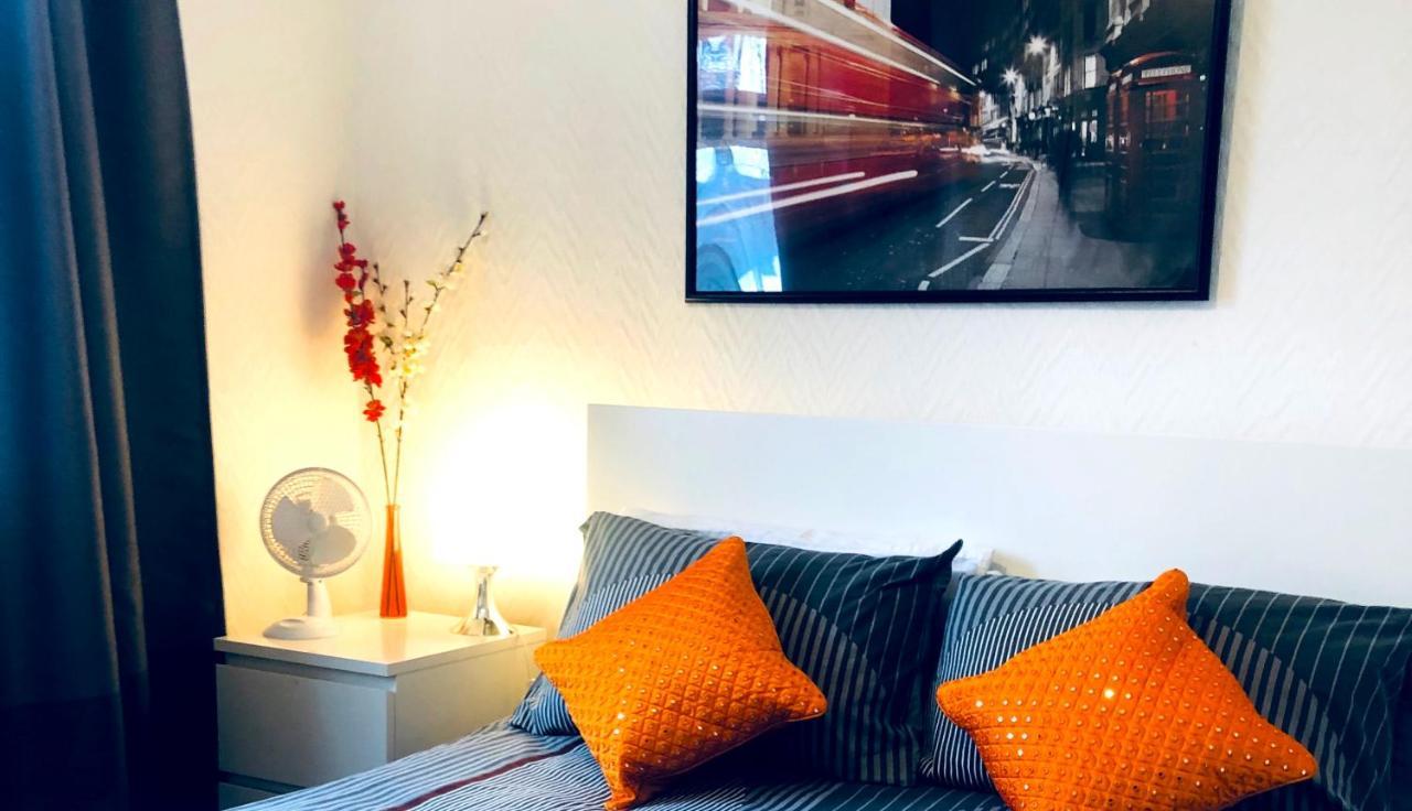 33Sm Dreams Unlimited Serviced Accommodation- Staines - Heathrow Stanwell Bagian luar foto